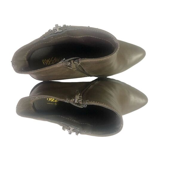 Mossimo Taupe Side Zipper Block Heel Pointy Toe Ankle Booties - Picture 9 of 10